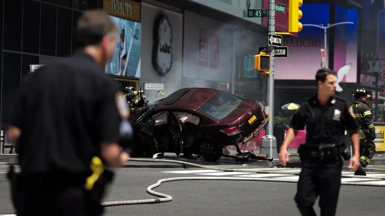 20170518-Mobil Terobos Jalur Pejalan Kaki di New York-AFP