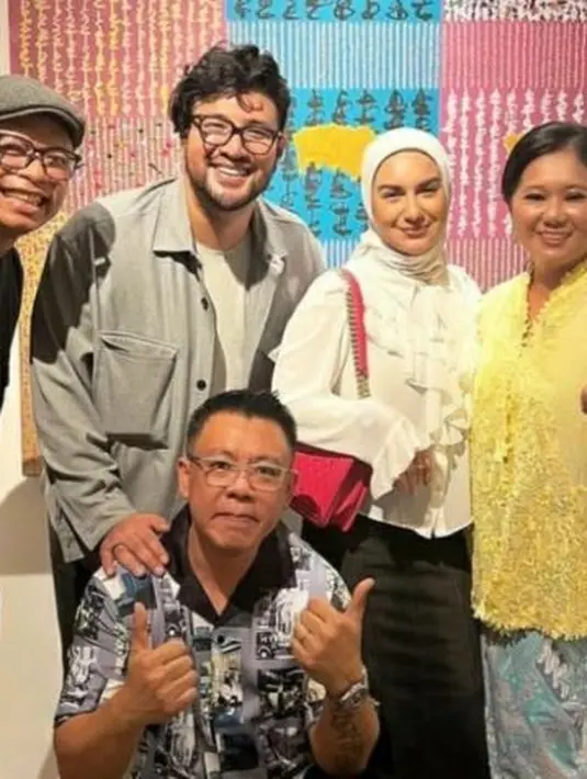 <p>Unggahan tersebut mendapat reaksi positif dari warganet. Selama ini, rumah tangga keduanya menjadi perbincangan karena Ammar memutuskan tinggal bersama sang ayah yang sedang sakit. [Instagram/calistamarshanda]</p>