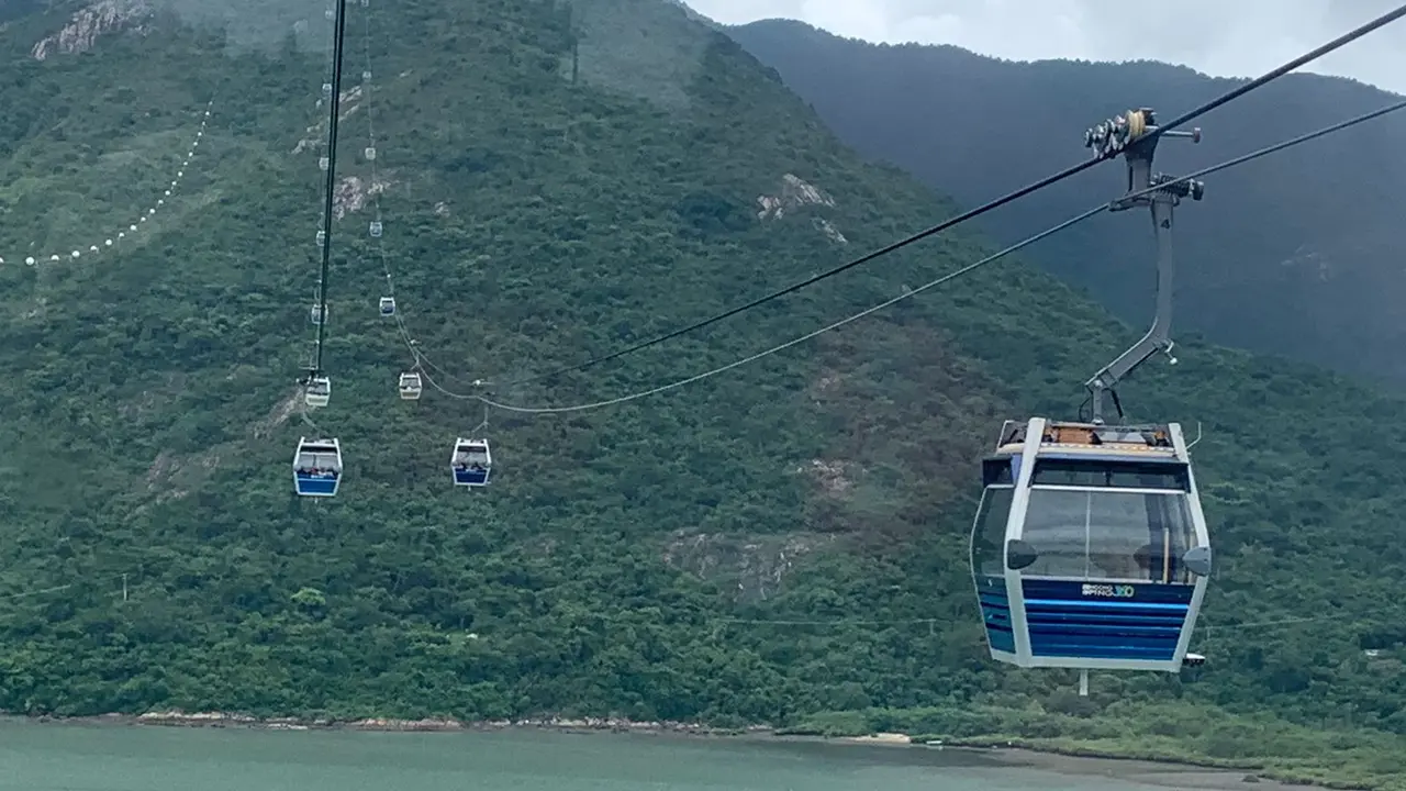 Ngong Ping 360, wisata cable car di Hong Kong untuk menuju ke Lantau Island. (Liputan6/Benedikta Miranti)