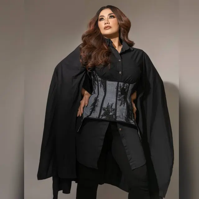 Bakal Gelar Konser, Ini 7 Pemotretan Terbaru Reza Artamevia