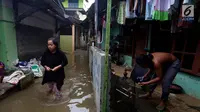 Pilu Warga Jati Padang Rumahnya Jebol Diterjang Banjir: Sudah Habis Semua