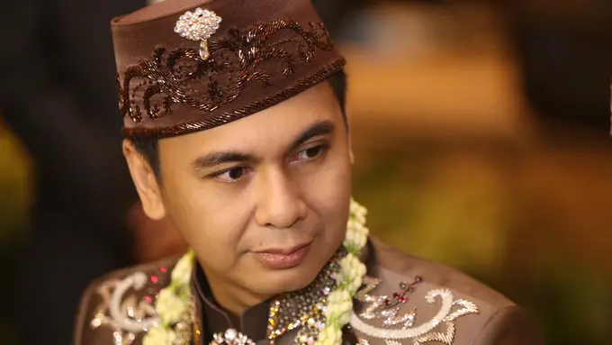 [Bintang] Raditya Dika dan Anissa Aziza