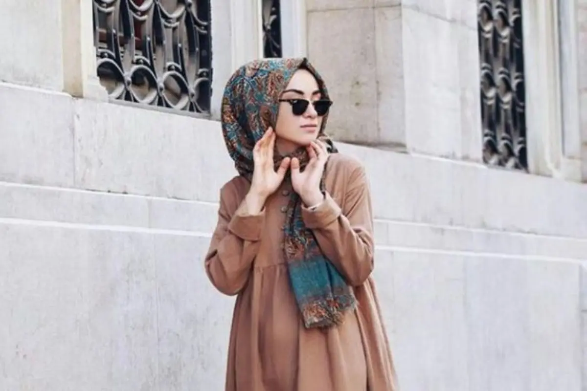 Rambut Bau Apek karena Jilbab? Terapkan 5 Tips Berikut Ini!