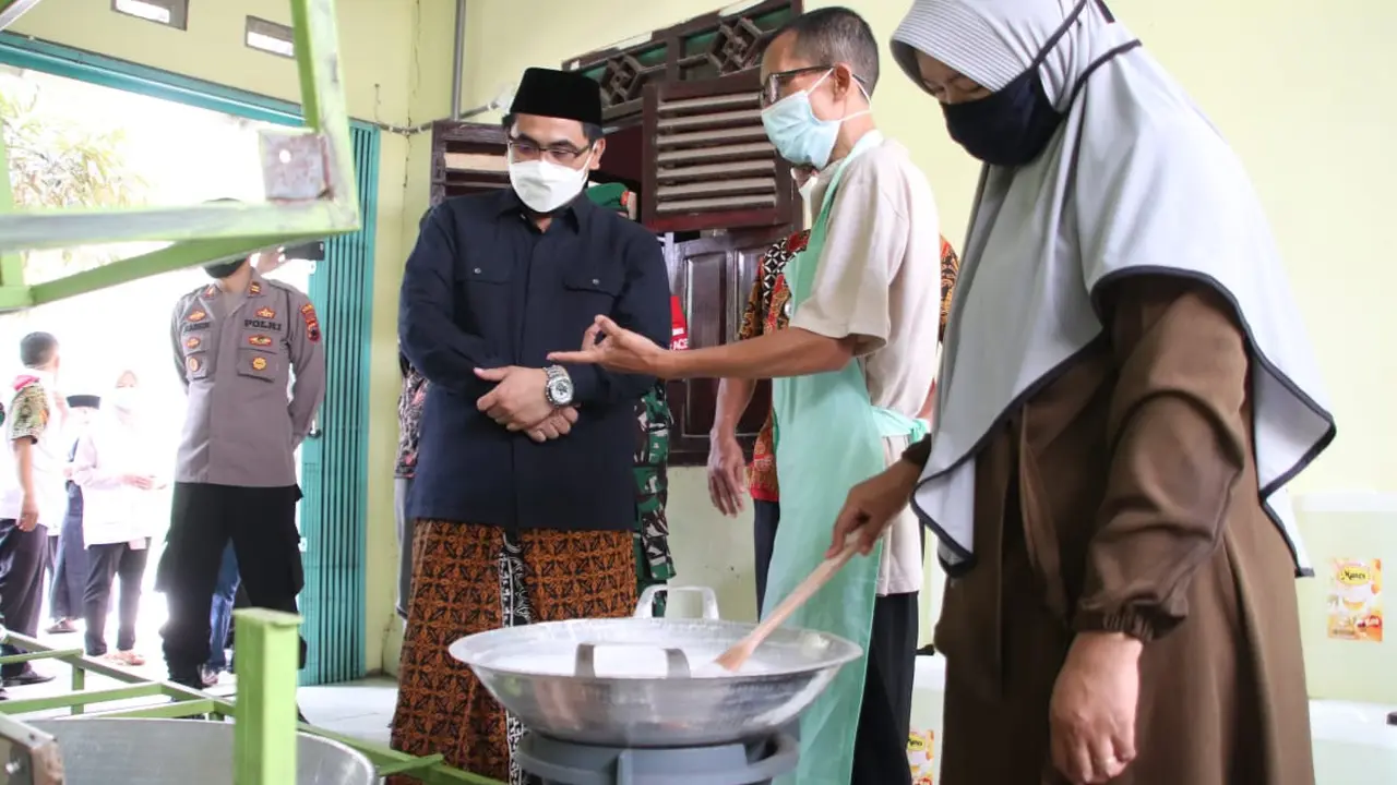 Gula cair singkong Punggelan, Banjarnegara. (Foto: Liputan6.com/Felek Wahyu)
