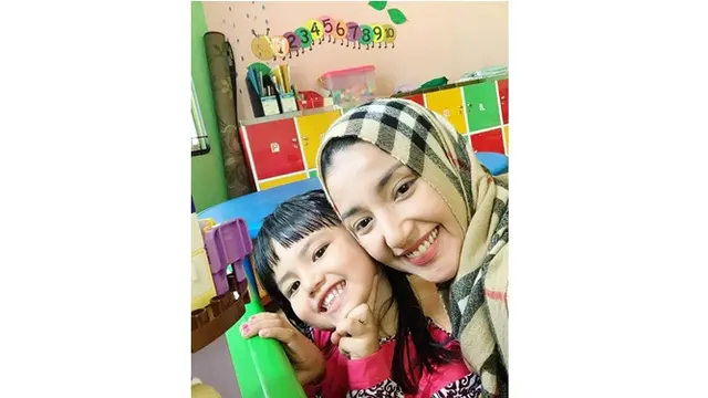 Putusan Sidang Akhirnya Keluar, Ini 7 Momen Manis Tsania Marwa dengan Kedua Anaknya