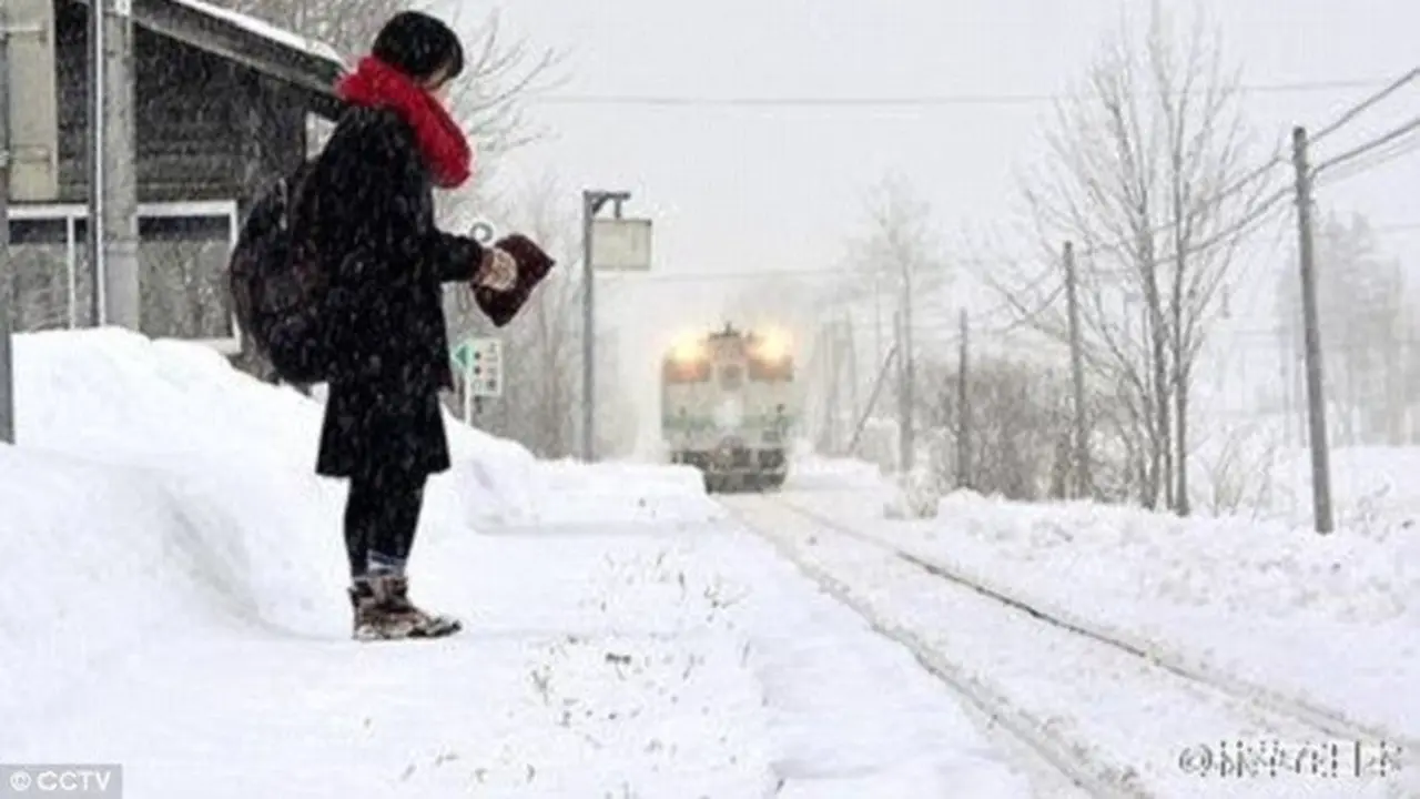 Stasiun Kami-Shirataki di Hokkaido, Jepang tetap  beroperasi hingga seorang gadis bernama Kana lulus sekolah. (Sumber Foto: Dailymail)