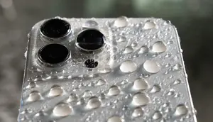Uji tahan air pada iPhone di Apple Labs di Cupertino, California, AS. Credit: Apple
