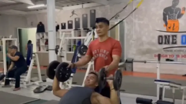 6 Potret Kedekatan Ridho DA dan Calon Ayah Mertua, Kompak Nge-gym Bareng