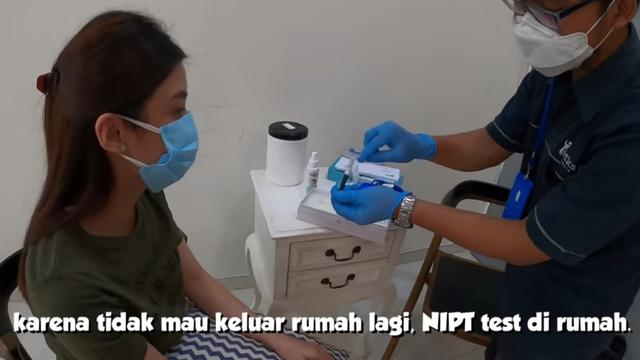 Bayinya Sehat, Ini 6 Momen Chelsea Olivia Periksa Kandungan