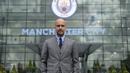 Pep Guardiola merupakan manajer Liga Inggris tercetap yang mampu kantongi 500 poin, yaitu hanya dalam 213 laga bersama Manchester City. Musim ini, The Cityzens tengah berjuang untuk merebut gelar keempatnya di Liga Inggris. (AFP/Oli Scarff)