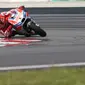 Juara dunia MotoGP tiga kali Jorge Lorenzo menjajal Sirkuit Sepang, Malaysia, Senin (30/1/2017), dengan Desmosedici GP17. (Motorsport)