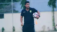 Pelatih Persebaya Surabaya Angel Alfredo Vera. (Liputan6.com/Dimas Angga P)