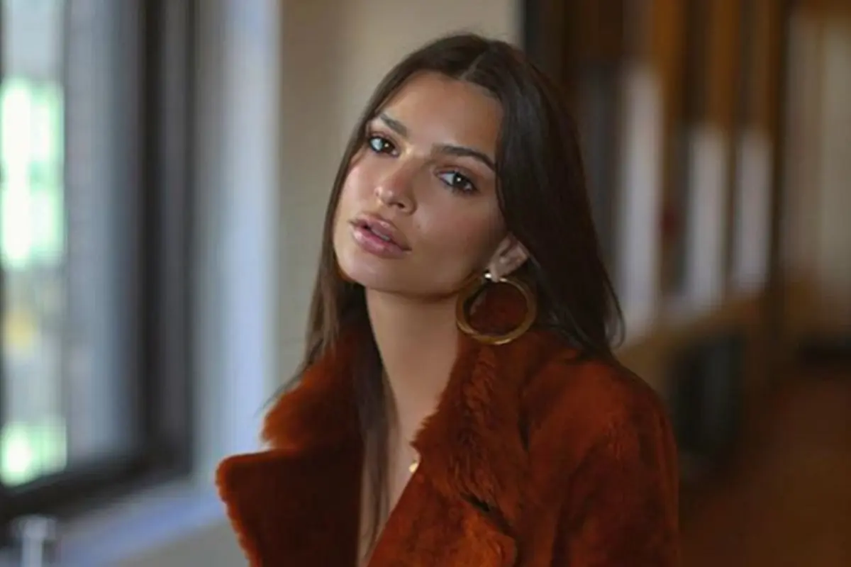Emily Ratajkowski