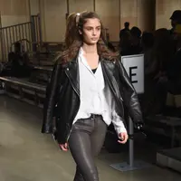 Taylor Marie Hil atau yang lebih akrab disapa Taylor Hill menginjak usia ke-20 tahun. Kini namanya pun melejit ketika ia bergabung dengan Victorias Secrets tahun 2015. (AFP/Bintang.com)