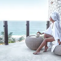 Relaksasi jiwa dan raga dengan keindahan panorama laut lepas di Karma Kandara Ungasan, bersama Karma Wellness Days Package.