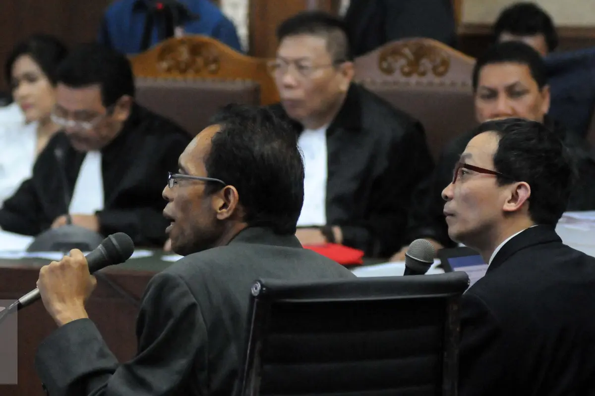 [Bintang] Ahli Patologi Sayangkan Jasad Mirna Tidak Diautopsi Seluruhnya