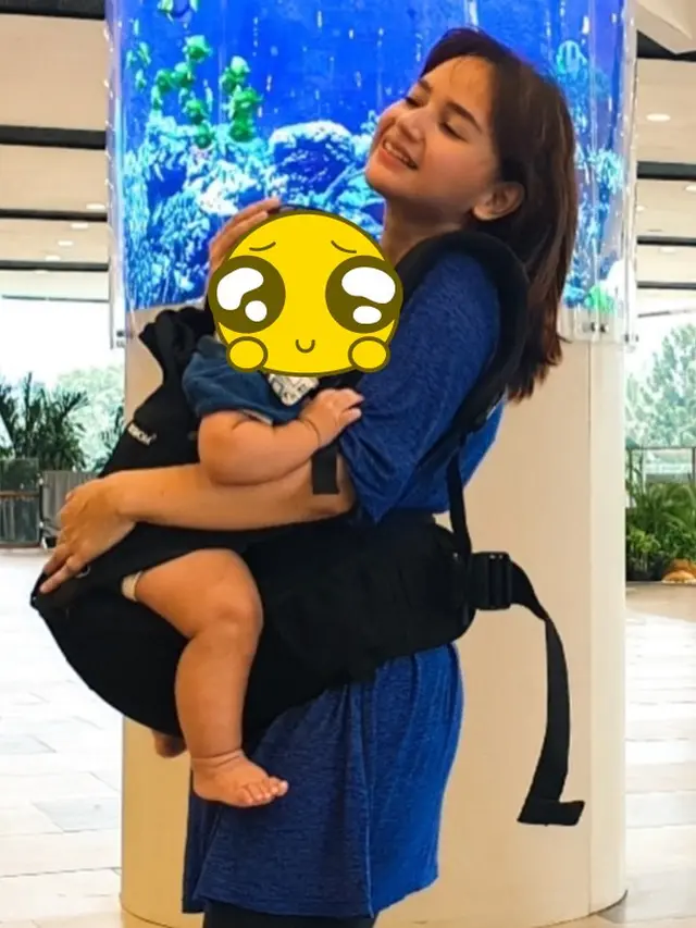 7 Potret Angelica Simperler saat Momong Anak, Curi Perhatian