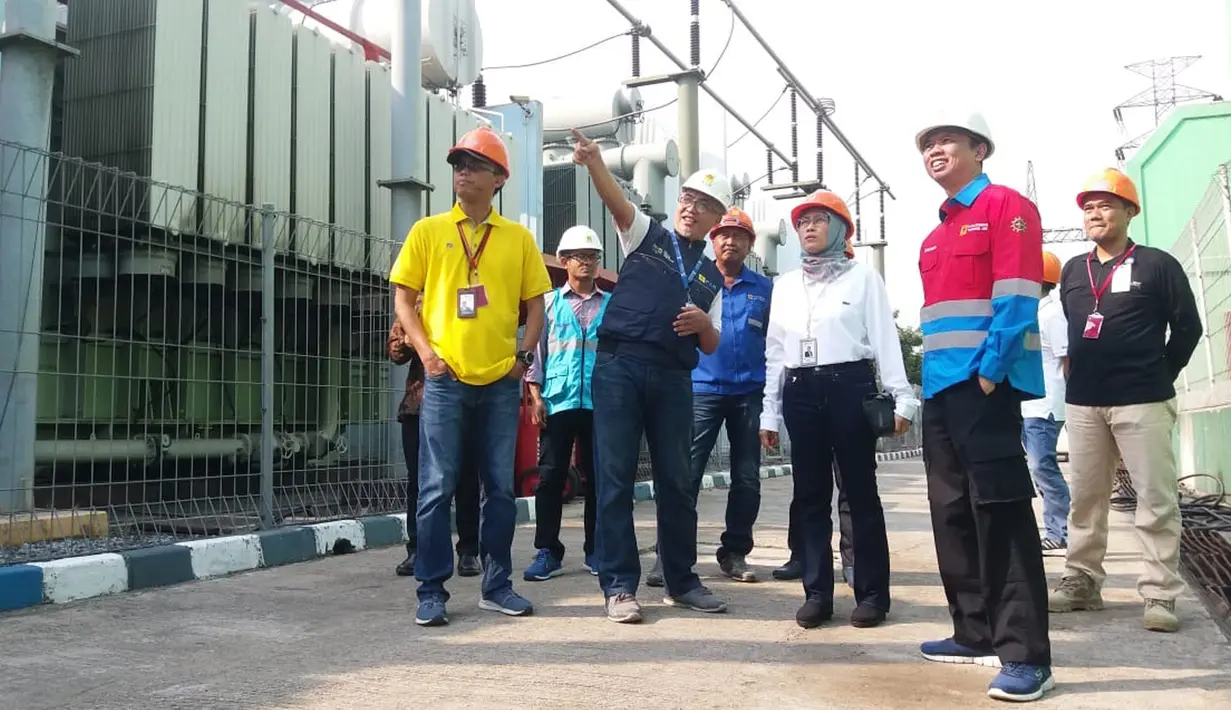 Plt Direktur Utama PLN Sripeni Inten Cahyani melakukan sidak memastikan pasokan listrik saat pelantikan Jokowi-Ma'ruf Amin di  UPB (Unit Pengatur Beban) Cawang, Jakarta, Minggu (20/10/2019).  (Dok. PLN)