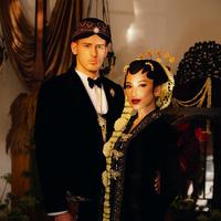 Romantis! Justin Hubner Siap Nikahi Jennifer Coppen, Prewedding Pakai Adat Jawa