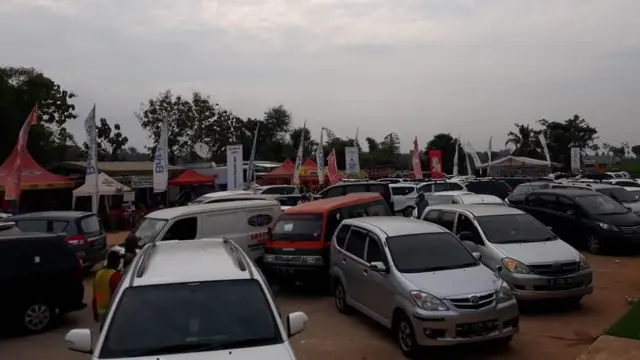 Kondisi rest area Kelangdepok Pemalang padat pada H+5 Lebaran 2018 atau puncak arus balik. (Liputan6.com/Polres Pemalang/Muhamad Ridlo)