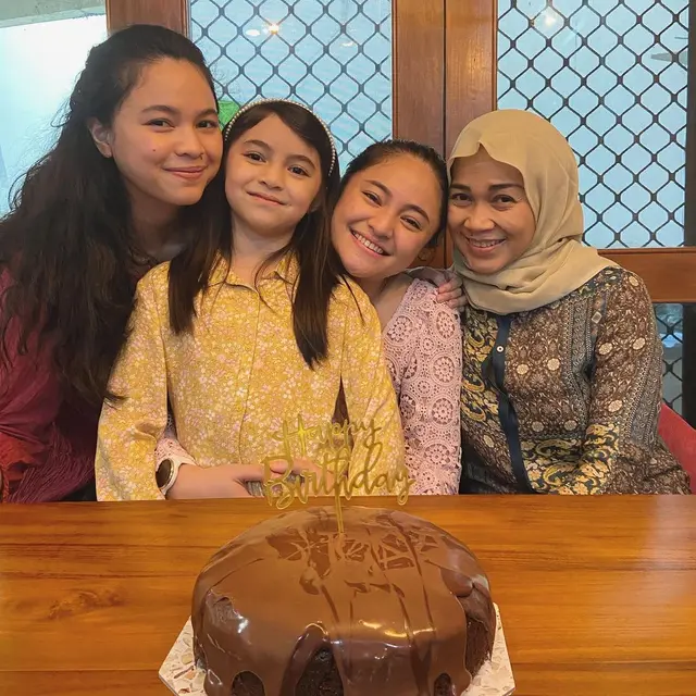 6 Momen Ulang Tahun Marshanda ke-32, Dihadiri Ben Kasyafani dan Sienna Ameerah