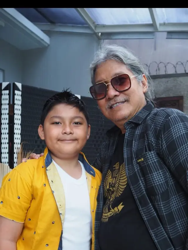 Mamo Agil dan cucunya