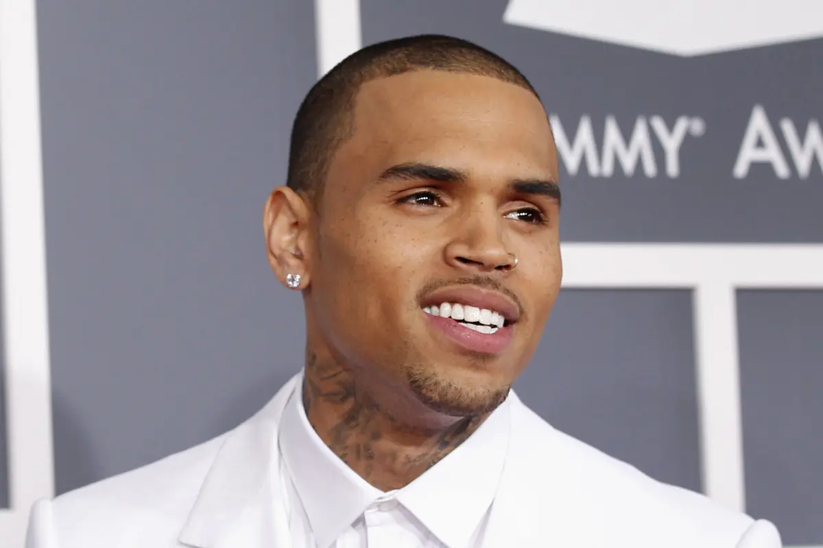 [Bintang] Chris Brown