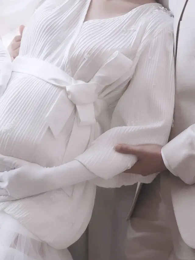 7 Potret Maternity Shoot Kevin Lilliana dan Oskar Mahendra yang Tampil Memesona