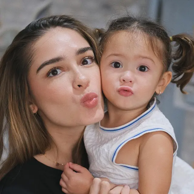6 Anak Perempuan Artis Ini Punya Nama Panjang, Buah Hati Rosiana Dewi 33 Huruf