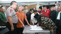 Kapolda Jawa Timur Irjen Pol Luki Hermawan mengumpulkan Pendekar Silat Se-Jatim. (Foto: Liputan6.com/Dian Kurniawan)