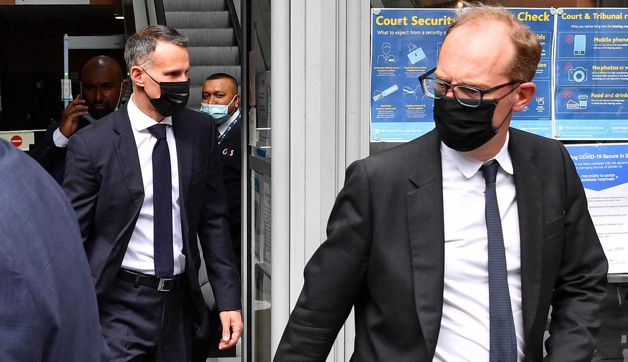 Pada 28 April 2021, Giggs menjalani sidang perdana di Pengadilan Megistrate's, Manchester. Selama 13 menit ia memberikan keterangan terkait kasus kekerasan antara dirinya dengan mantan pacarnya, Kate Greville dan beberapa dakwaan lainnya. (Foto: AFP/Paul Ellis)