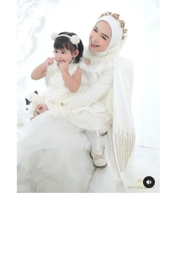 8 Gaya Pemotretan Terbaru Ria Ricis dan Baby Moana Tanpa Teuku Ryan Ini Curi Perhatian