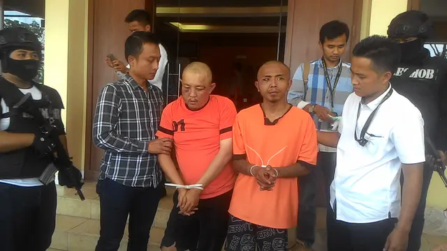 Abang danKeling, dua tersangka pembunuhan keji sopir online di Garut