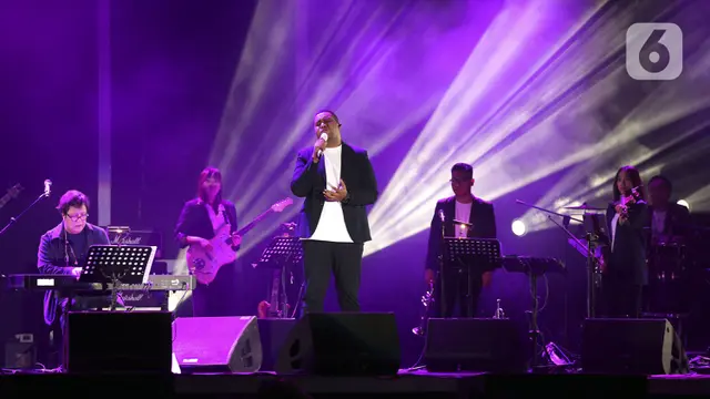 FOTO: Erwin Gutawa Kolaborasi Bersama Ruth Sahanaya dan Andmesh Kamaleng di Java Jazz Festival 2022