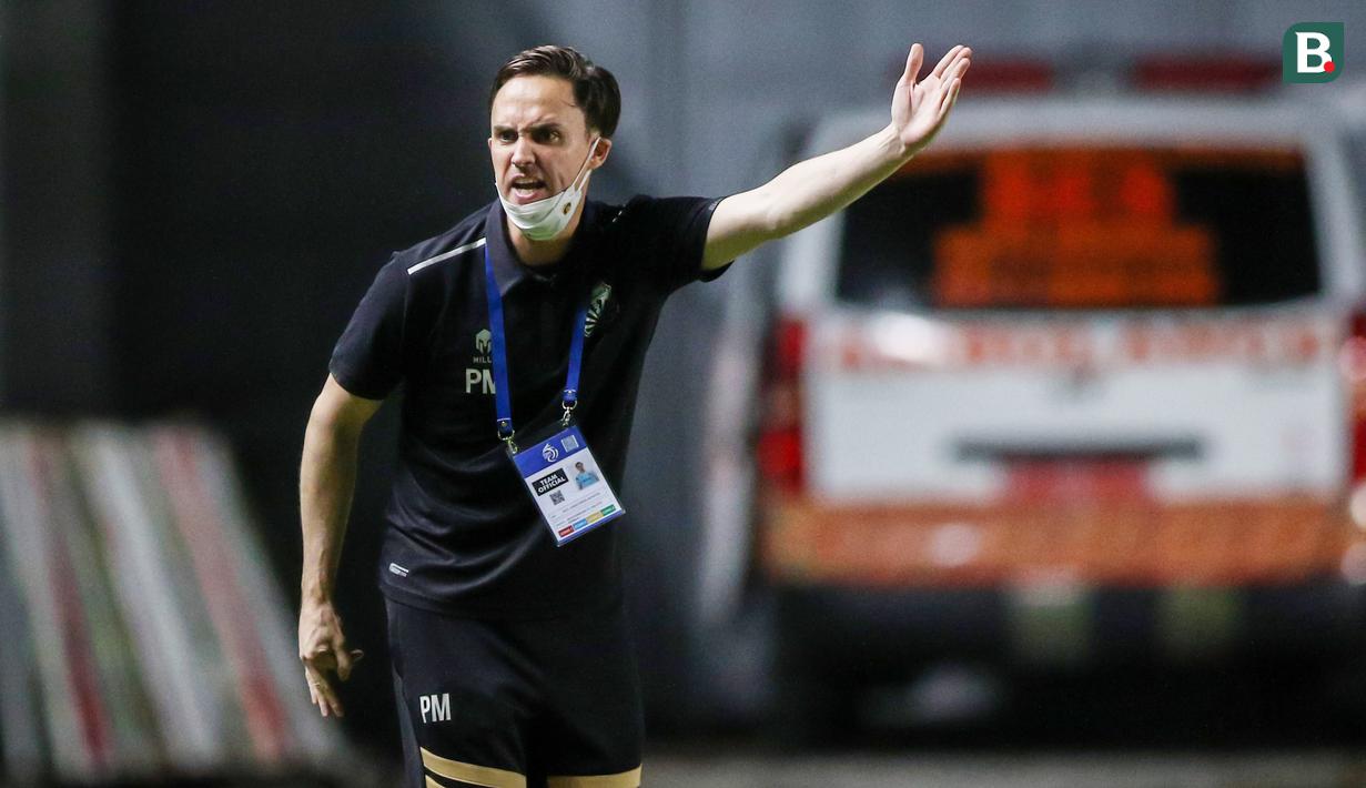 Tak ada gol dan duel berakhir tanpa pemenang. Pasukan Paul Munster masih menduduki puncak klasemen BRI Liga 1 dengan 30 poin. (Bola.com/Bagaskara Lazuardi)