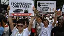 Bahkan, Ketua DPR Filipina, Martin Romualdez yang masih sepupu Presiden Marcos, mundur dari jabatannya pekan lalu setelah penyelidikan resmi dimulai. (Jam STA ROSA/AFP)