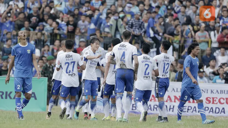 Persib Bandung Vs Perserang Serang