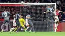 Napoli mendapat dua gol tambahan sebelum babak pertama usai. Giovanni Di Lorenzo membuat skor menjadi 2-1 pada menit ke-33. (AFP/Francois Walschaerts)