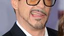 Kedipan mata Robert Downey Jr ini bisa banget bikin hati meleleh ya! (Pinterest)