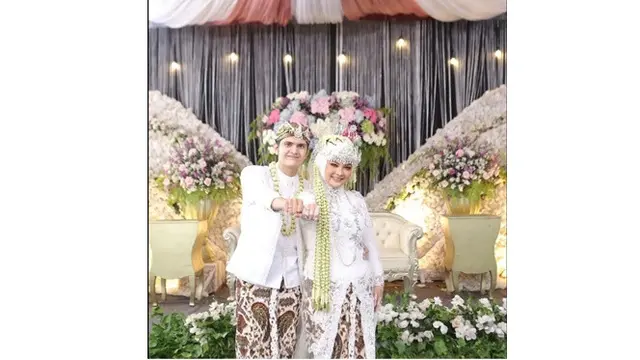 10 Potret Artis Kolosal Genta Buana di Momen Pernikahan, Bikin Nostalgia Bareng