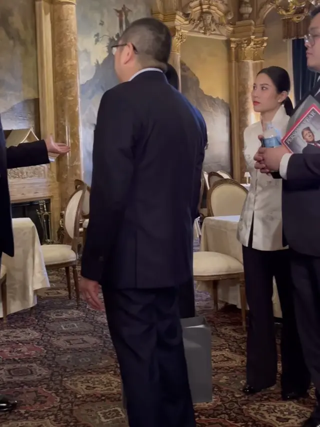 Tampilan Angela Tanoesoedibjo Bertemu Donald Trump Sebelum Pelantikan Presiden Amerika. [@angelatanoesoedibjo]