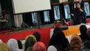 Di lapas wanita kelas II, Peggy mengajak para tahanan untuk belajar membaca Al-Qur’an bersama, Tanggerang, (15/7/14), (Liputan6.com/ Faisal R Syam)
