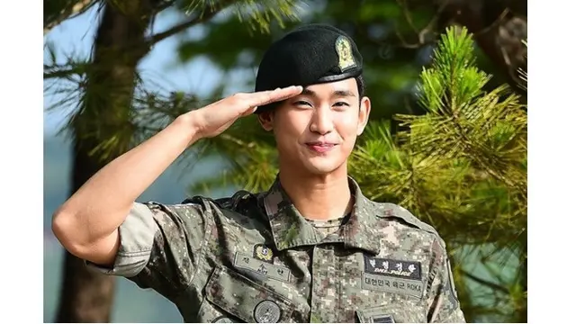 Aktor Kim Soo Hyun Selesai Jalani Wajib Militer, Ini 5 Potretnya
