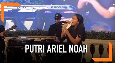 Alleia Anata adalah putri Ariel NOAH yang kini telah beranjak remaja. Selain memiliki paras yang cantik, ia juga memiliki suara yang merdu.