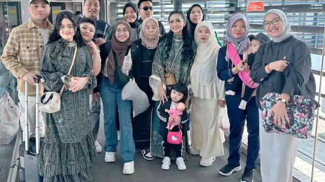 Krisdayanti Saat Idul Adha dan Liburan di Malang Bersama Dua Cucu. [@krisdayantilemos]