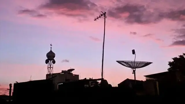 Senja Oleh Warganet
