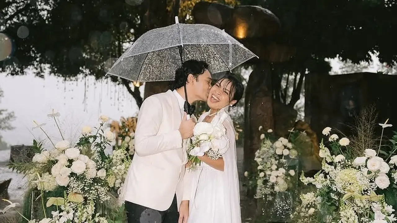 Gregoria Mariska dan Mikha Angelo resmi menikah