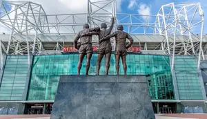 Manchester United Tergoda Kualitas Bek Borussia Dortmund