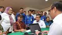 Menteri Ketenagakerjaan, Yassierli, melakukan kunjungan langsung ke PT Sri Rejeki Isman Tbk (Sritex) di Sukoharjo, Jawa Tengah. (Foto: Istimewa)