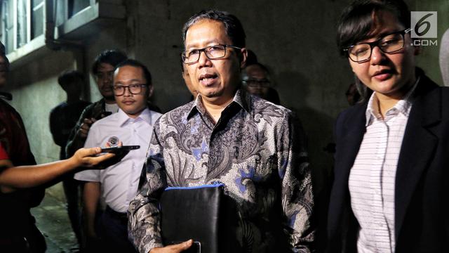 Diperiksa 11 Jam oleh Satgas, Begini Ekspresi Plt Ketua Umum PSSI